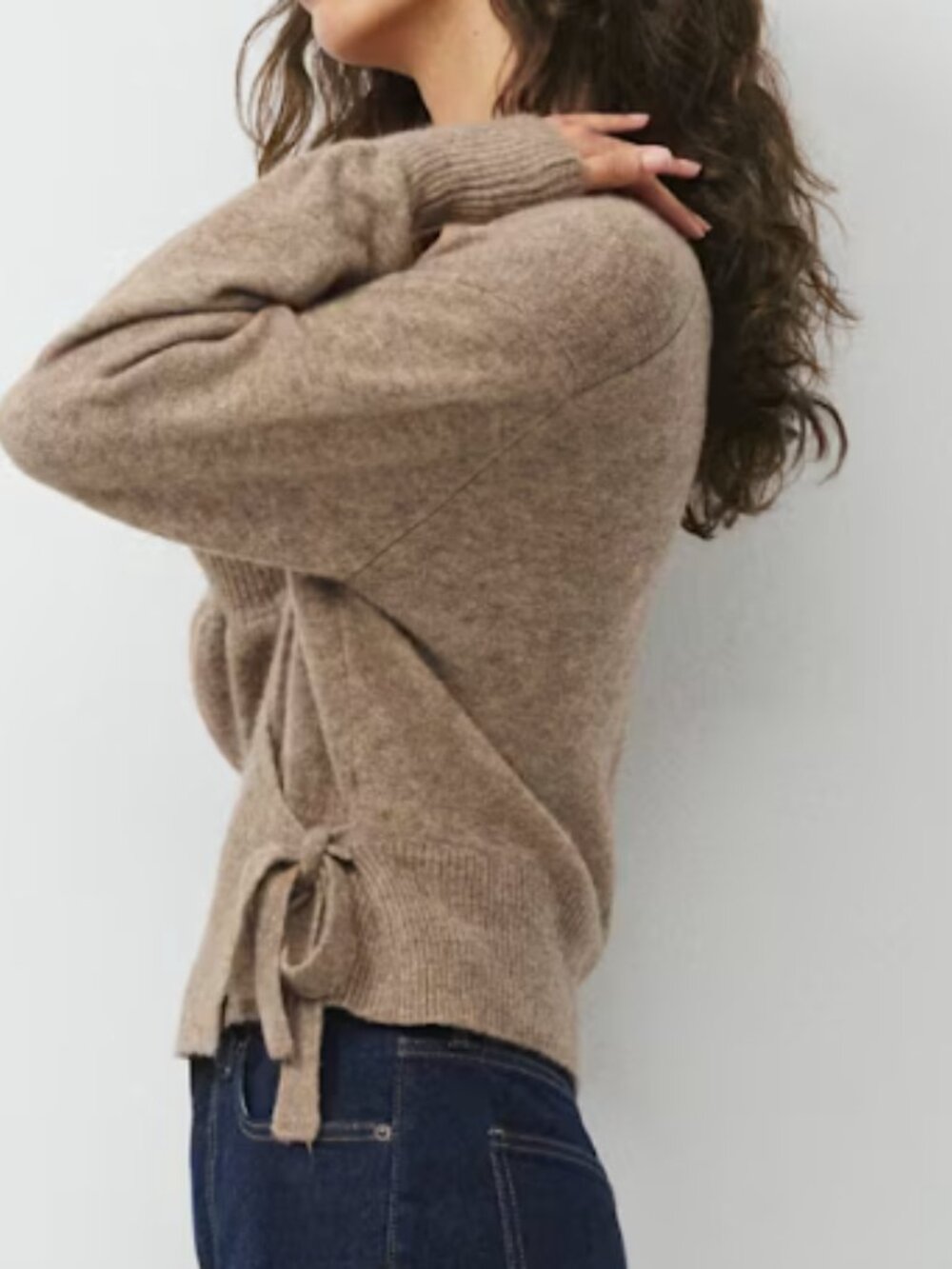 NWT Never Worn Size M Aritzia Wilfred SoftSpoke™ Cassidy Wrap Sweater - Picture 3 of 8